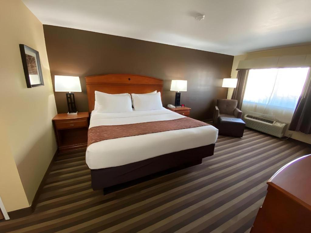Western Hotel 2*